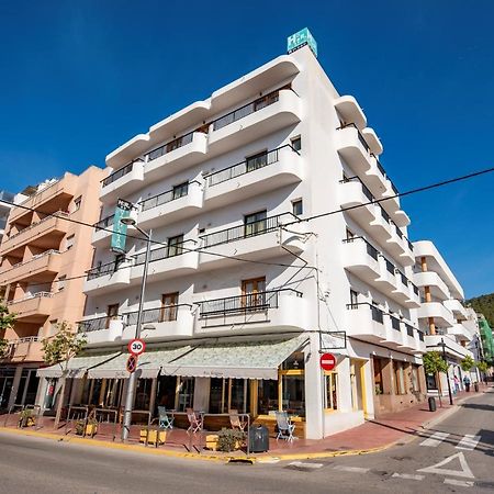 Hostal Y Apartamentos Santa Eulalia Santa Eulària des Riu Exterior foto