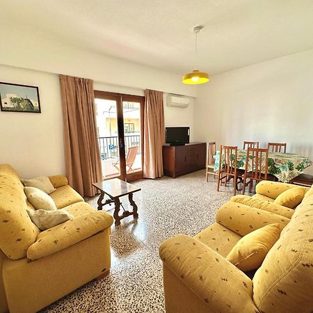 Hostal Y Apartamentos Santa Eulalia Santa Eulària des Riu Exterior foto
