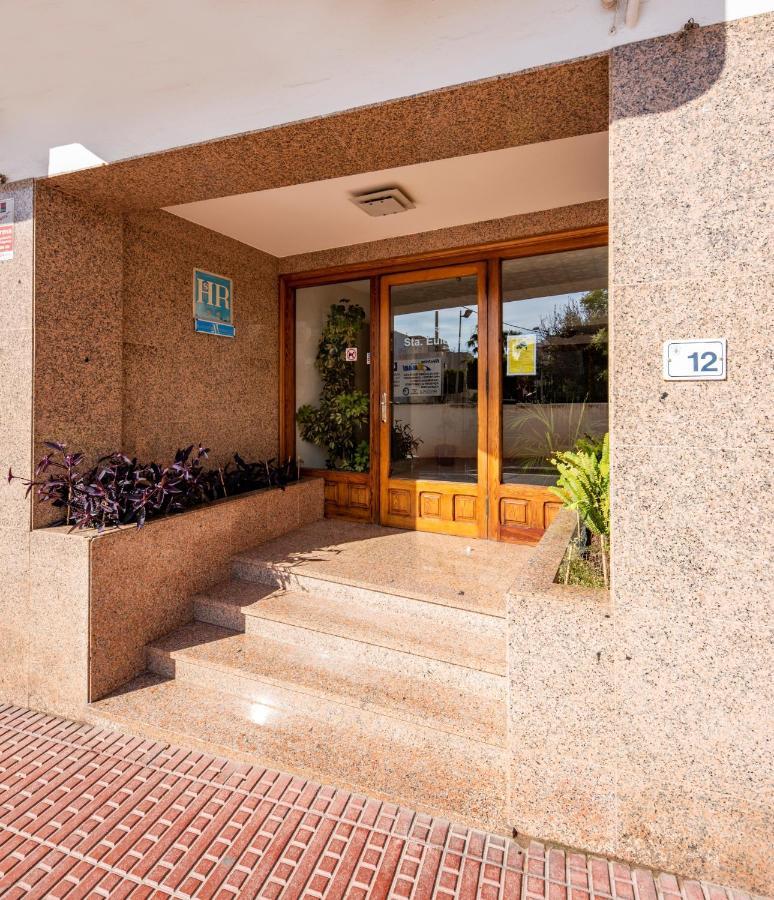 Hostal Y Apartamentos Santa Eulalia Santa Eulària des Riu Exterior foto