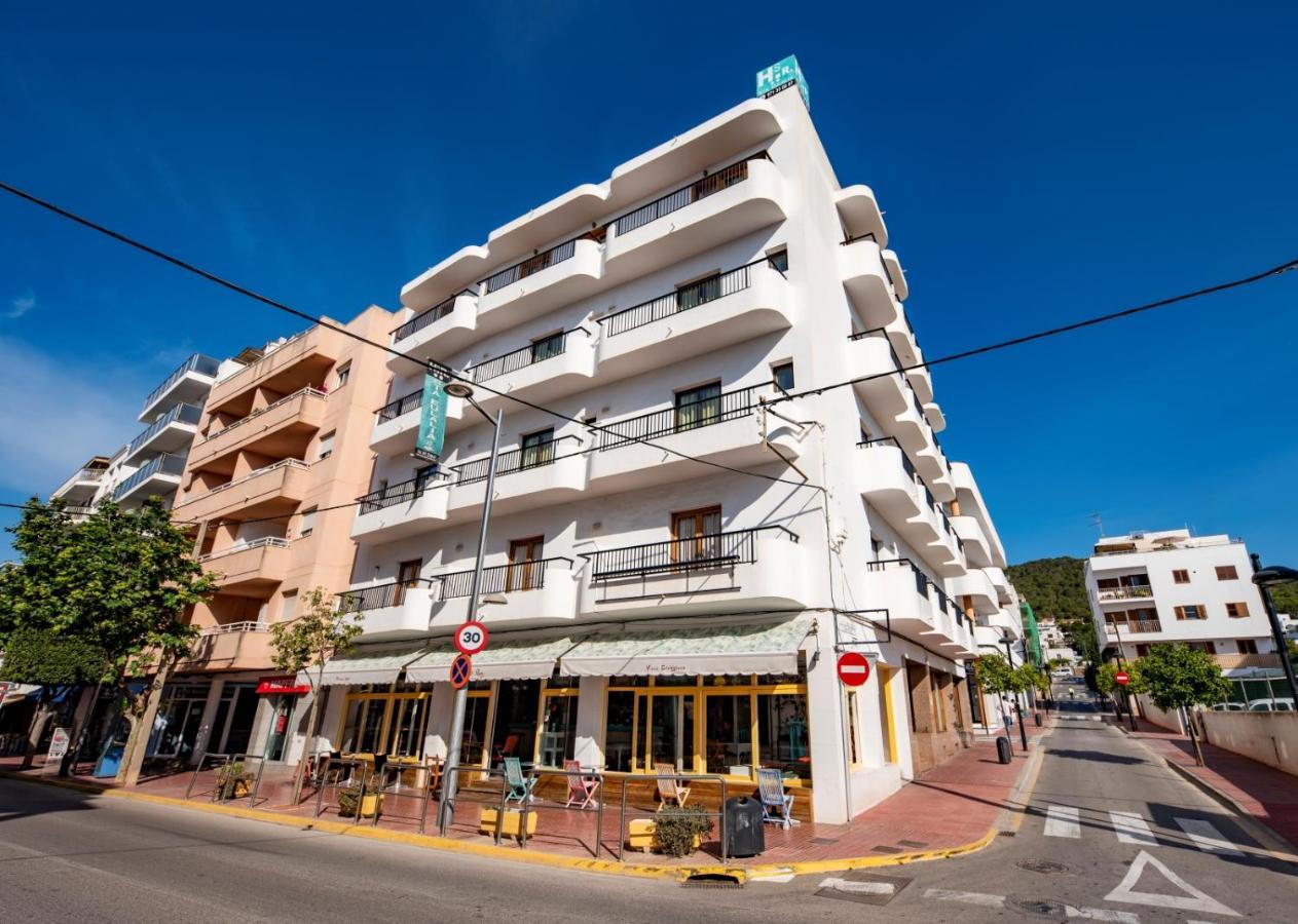Hostal Y Apartamentos Santa Eulalia Santa Eulària des Riu Exterior foto