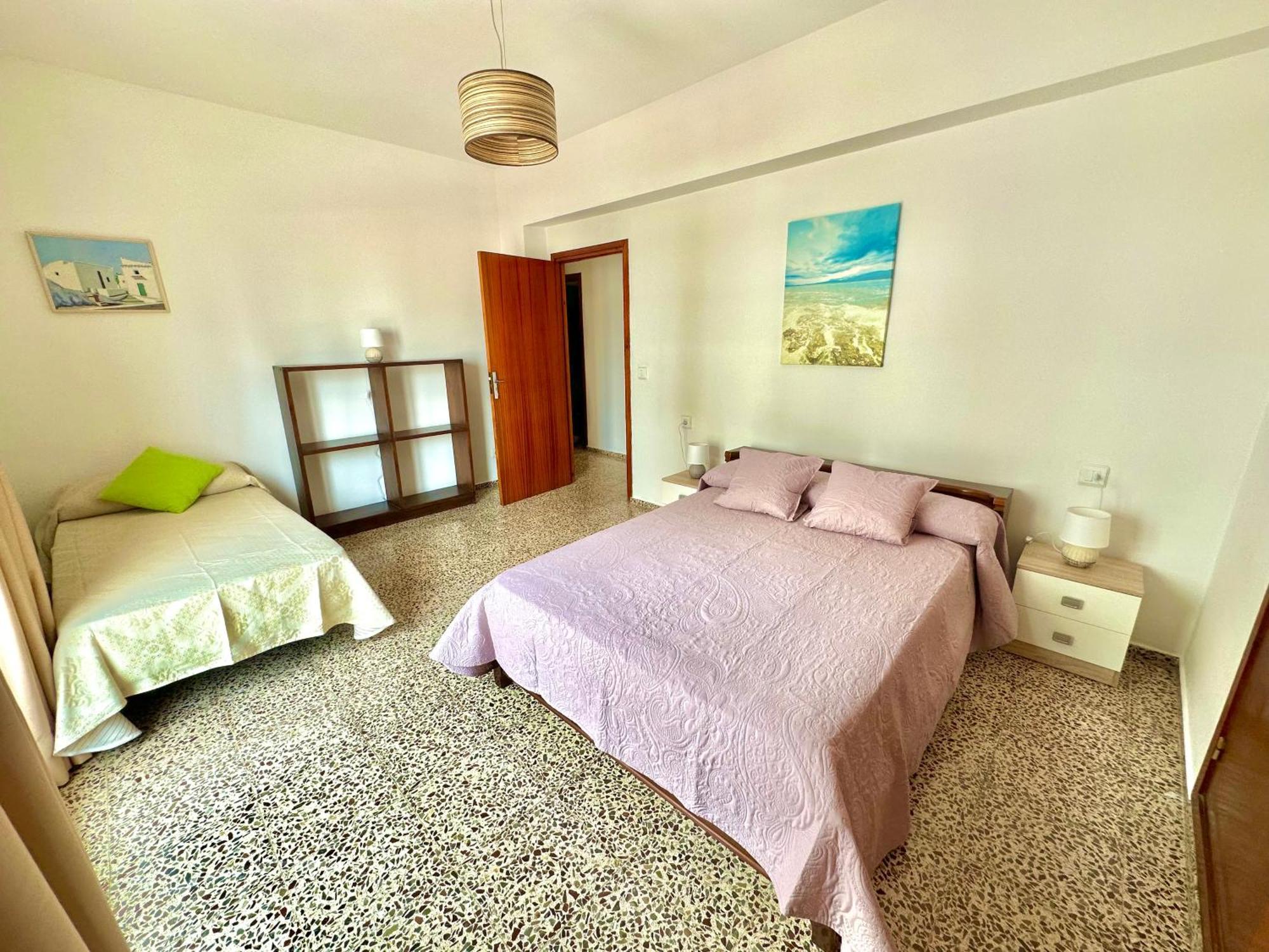 Hostal Y Apartamentos Santa Eulalia Santa Eulària des Riu Exterior foto