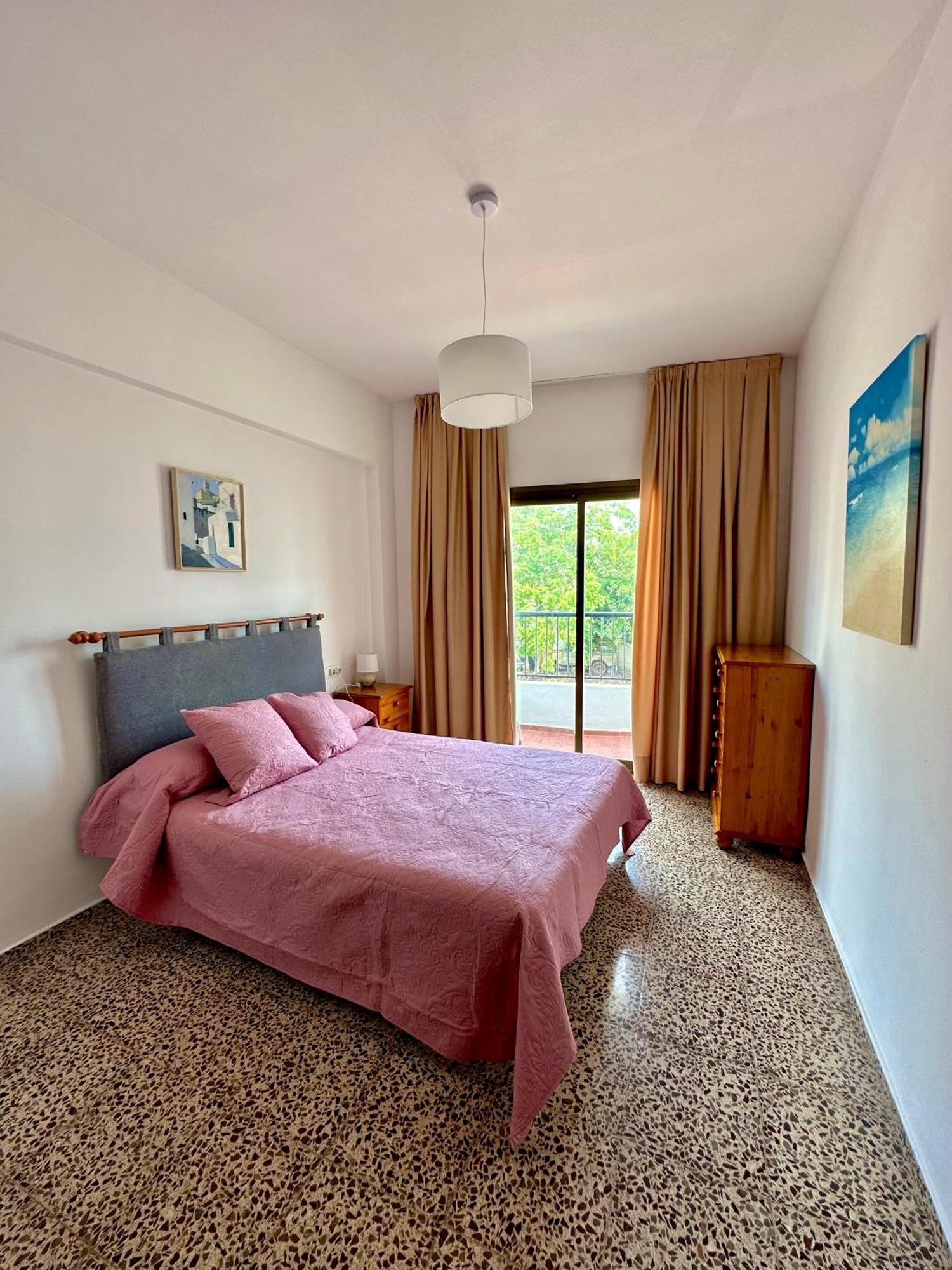 Hostal Y Apartamentos Santa Eulalia Santa Eulària des Riu Exterior foto